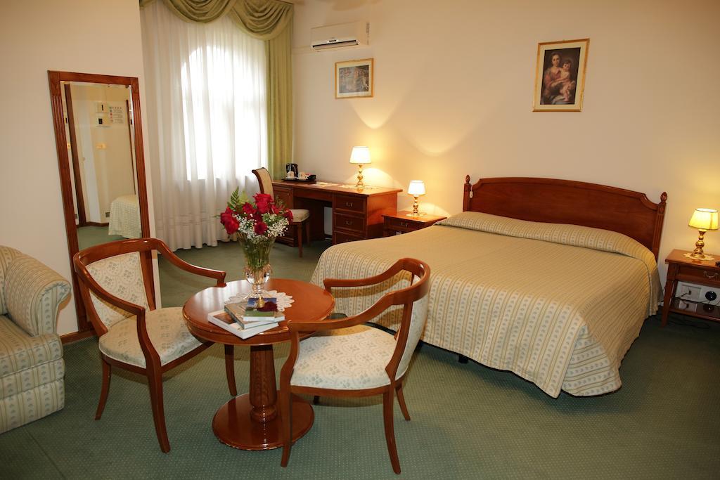 Locanda Al Castello Wellness Resort Cividale del Friuli Rum bild